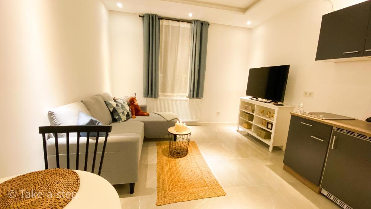 Qonroom - As Individual As - Dillenburg