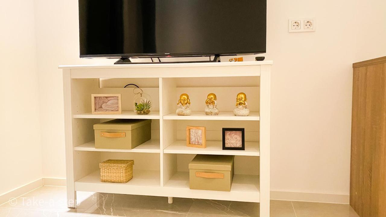Qonroom - As Individual As - Apartment *