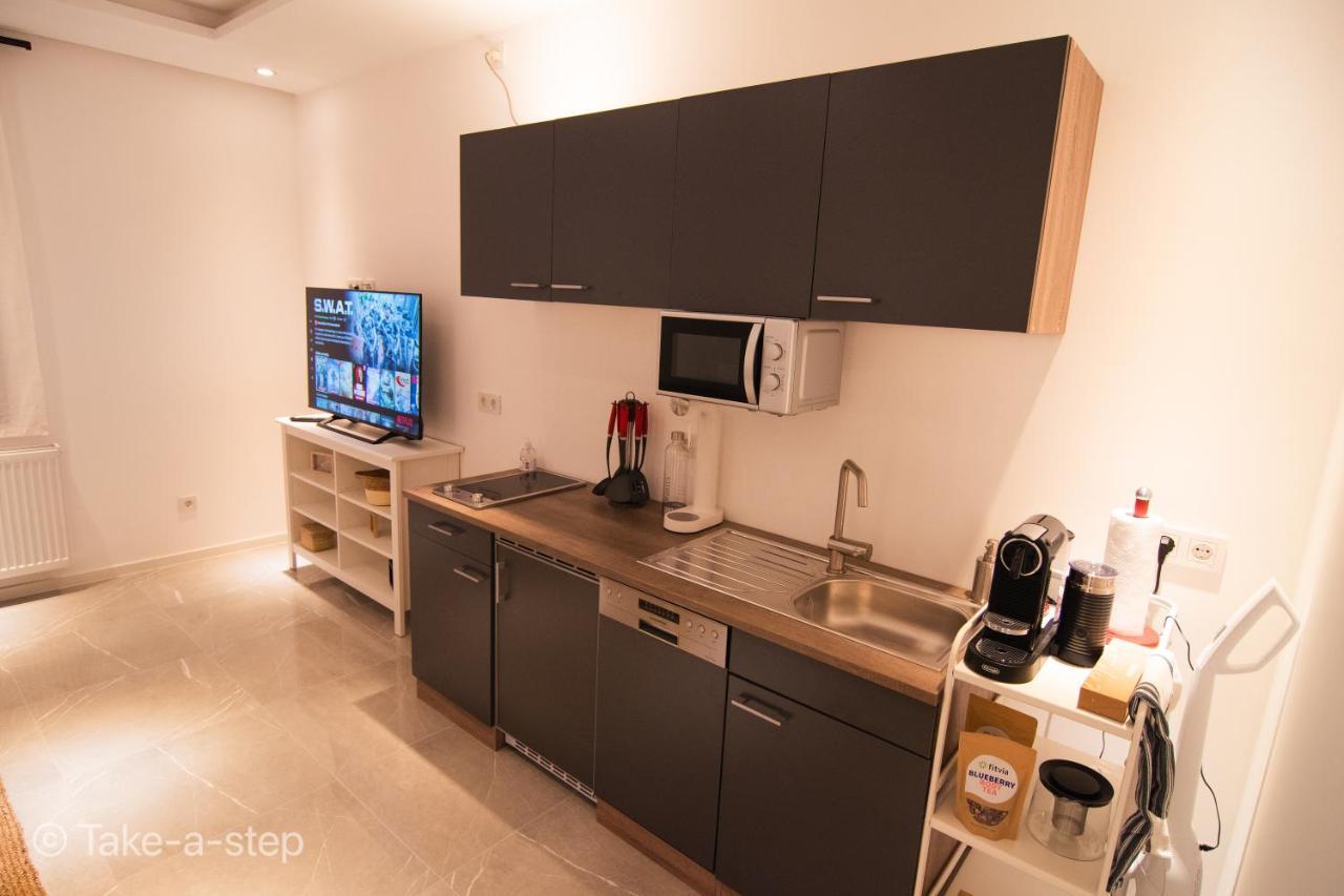 Qonroom - As Individual As - Apartment *